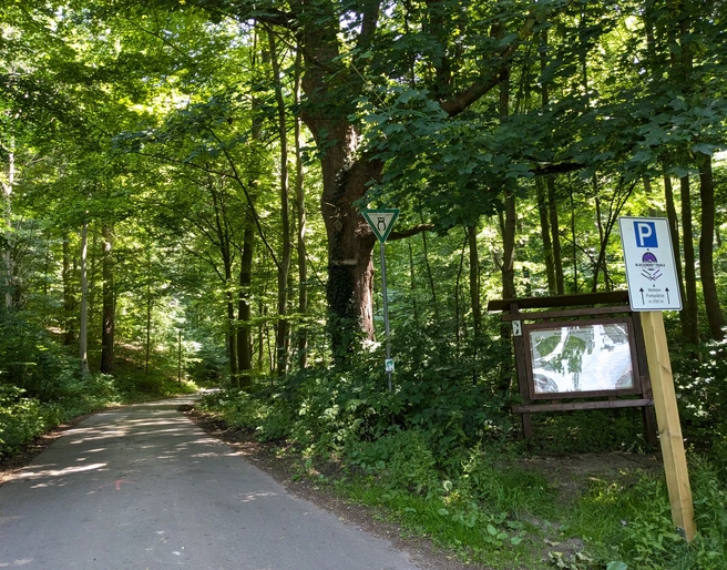 untere Parkplatz an den Teichen_CC-BY_Einbeck .jpg