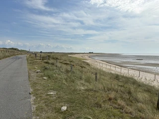 Straße und Strand am Königshafen