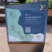 Stele Fluss der Zeit "Oberer Marktplatz"