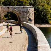 Tour entlang Talsperre