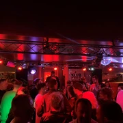 auf-zur-disconight-in-der-klubhaus-bar.jpg