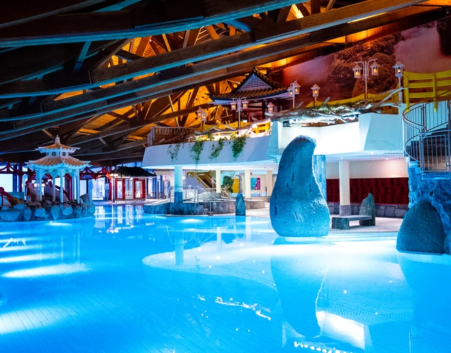 Innenbecken der Kurhessen Therme in Kassel Sie sehen das Innenbecken der Kurhessen Therme in KasselYou are looking at the indoor pool of the Kurhessen Therme in Kassel