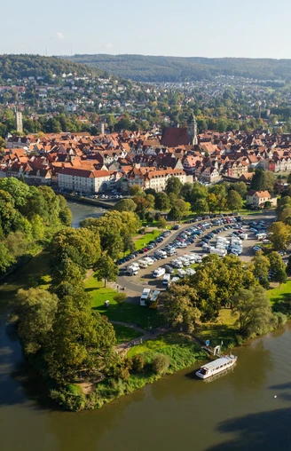 Blick auf die Stadt mit Weserstein
