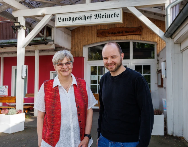 Silvia und Marcel Meincke Landagsthof Meincke.jpg Portraitbild Silvia und Marcel Meincke vom Landagsthof Meincke