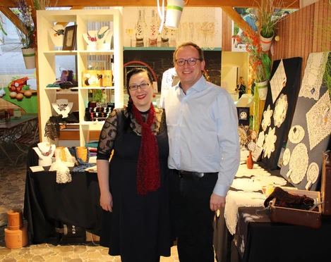 Andreas und Manja Reinhardt bei einer Präsentation der Modespitze Plauen