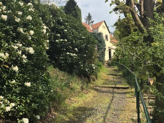 Der Aufgang zum Haus ist nur zu Fuß möglich