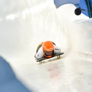 Skeleton im Eiskanal