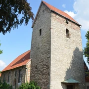 Kniestedter Kirche_HD.JPG Die Kniestedter Kirche in Salzgitter-Bad wurde entweiht und ist heute ein kultureller Veranstaltungsort für Musik, Comedy und Lesungen.