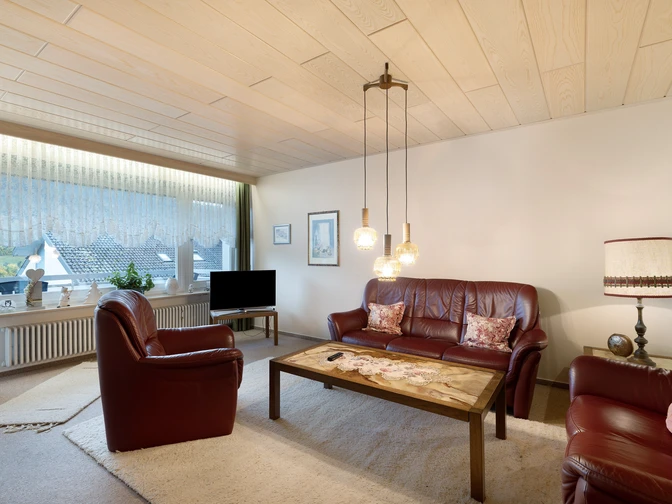 Photo, INSIDE, OUTSIDE