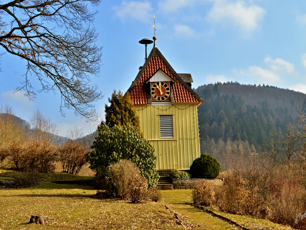 Glockenturm Wieda (c) Wolfgang Burgtorf.jpg