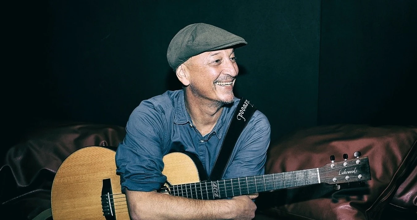 Robert Carl Blank mit Gitarre Robert Carl Blank mit Gitarre