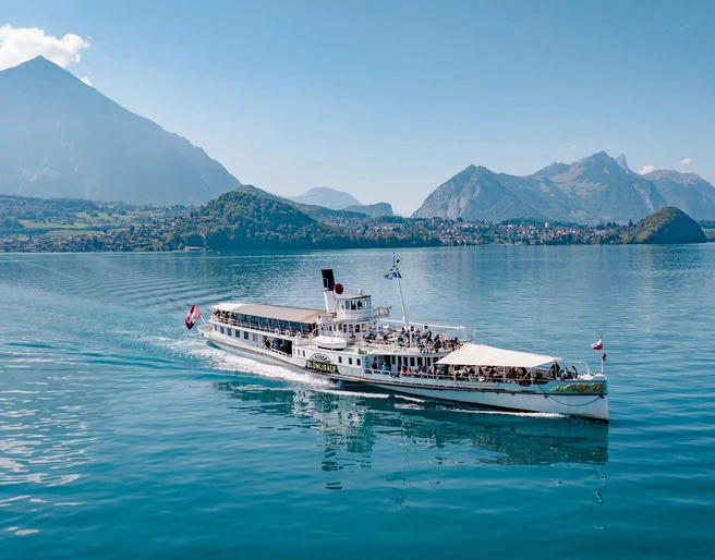 bls-schifffahrt-thunersee-dampfschiff-bluemlisalp-niesen.jpg