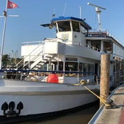 Fahrgastschiff Graf Edzard Zu sehen ist das Fahrgastschiff Graf Edzard im Hafen Greetsiel liegend, am Kai festgemacht