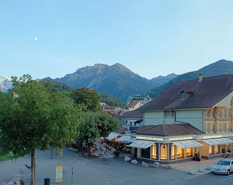 grand-cafe-restaurant-schuh-aussen-jungfrau