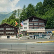 weisses-kreuz-brienz-aussenansicht