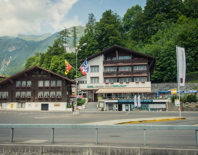 weisses-kreuz-brienz-aussenansicht