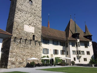 schloss-cafe-spiez-aussenansicht