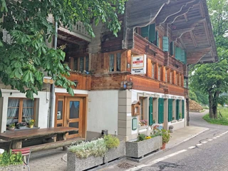 Restaurant Riedli Zwischenflüh exterior view Vorderseite des Restaurants mit TerrasseFront of the restaurant with terraceFace avant du restaurant avec terrasse