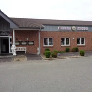 restaurant-rhodos-aussen_touristinformation-flusslandschaft-eider