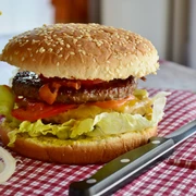 burger-3442206-bild-von-ritae-auf-pixabay