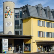 movieworld-spiez-aussen-gebaeude-ansicht
