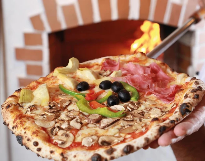 pizzeria-piccobello-bettmeralp-pizza