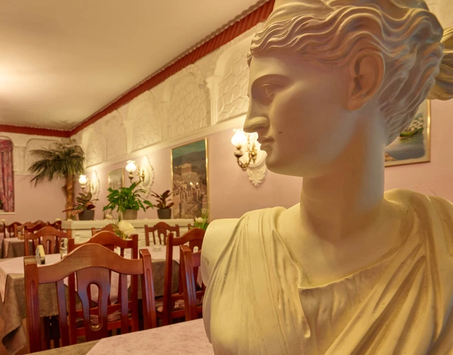 Akropolis: Gastraum Akropolis: Gastraum