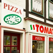 Pizzeria Tomato: Außenansicht Pizzeria Tomato: Außenansicht