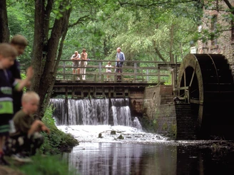 Wandern auf dem Mühlenweg am Wiehengebirge