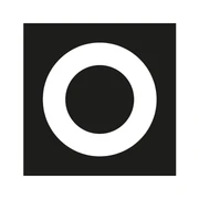Wegszeichen des Koerfer-Wegs Schwarz-weißer Kreis auf quadratischem Hintergrund, vemutetes Wegzeichen des Koerfer-Wegs.