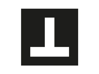 Wegzeichen des Hölderlinwegs Ein schwarzes Symbol auf weißem Hintergrund zeigt einen wechselständigen, nach unten gerichteten Pfeil.