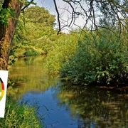 Die mäandrierende Oste mit dem Zertifikat des NORDPFADES Ostetal Die mäandrierende Oste mit dem Zertifikat des NORDPFADES Ostetal