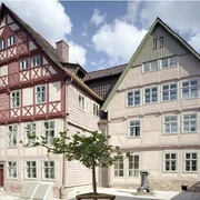 fewo-adelshof-hausansicht Ansicht des FachwerkhausesView of the half-timbered house