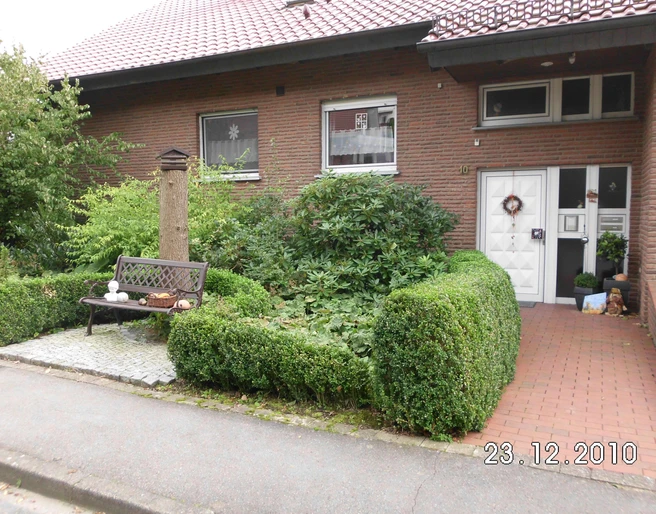 fewo-hausboemelburg-hausansicht Eingang des Hauses von Außen