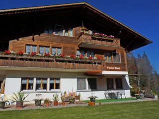 Aussenansicht im Sommer