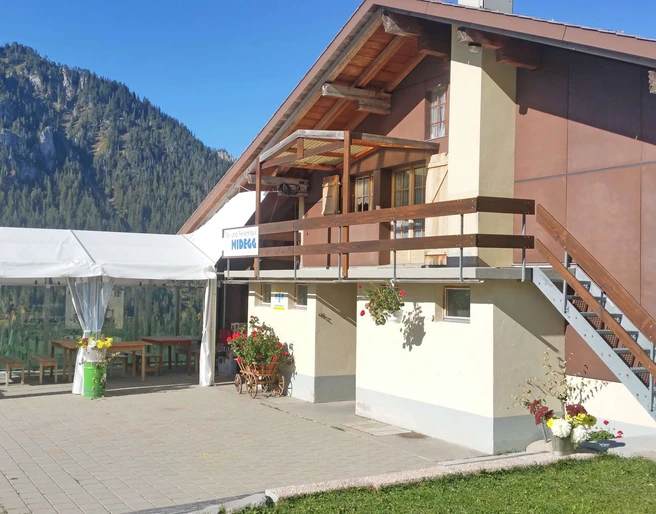 «Vordere Nidegg» with a tent in summer
