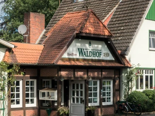 Eingang zum Hotel & Restaurant Waldhof Eingang zum Hotel & Restaurant Waldhof