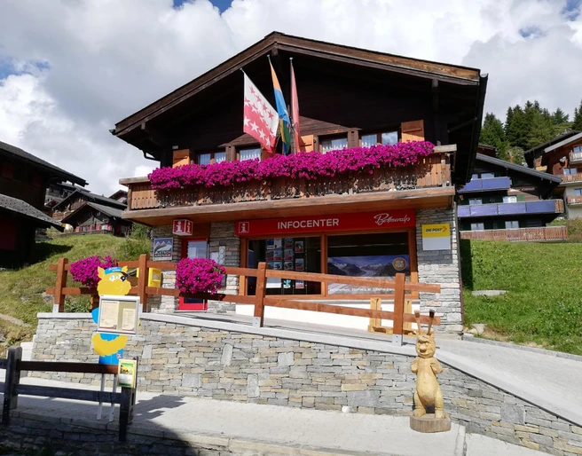 infocenter-bettmeralp-aletsch-arena-aussenansicht-sommer