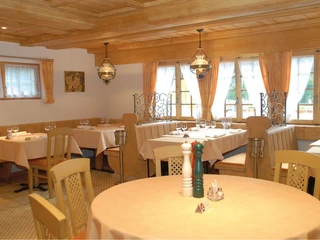 restaurant-fiescherhof-fiesch-innenansicht-1