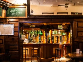 Backpackers INN _Sicht auf die Bar backpackers-inn-sicht-auf-die-bar