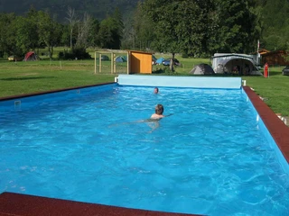 restaurant-camping-eggishorn-fiesch-pool