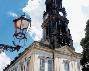 Dreikönigskirche / Haus der Kirche