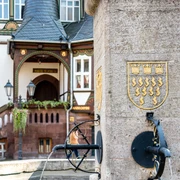 Altes Rathaus Blick am Eulenspiegel-Brunnen vorbei altes-rathaus-blick-am-eulenspiegel-brunnen-vorbei
