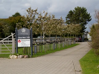 Einfahrt zur Praxis Einfahrt zur Tierarztpraxis Petersen auf Sylt