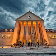 automatisch zugeschnitten Festspielhaus Hellerau