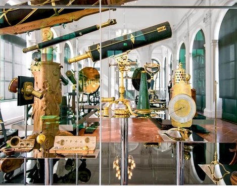 Mathematisch-Physikalischer Salon, Festsaal, Instumente der Aufklärung