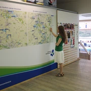 Informationsbereich der Tourist-Information Leipziger Neuseenland und Stadt Markkleeberg