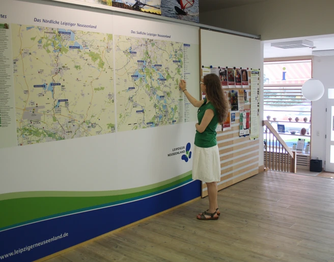 Informationsbereich der Tourist-Information Leipziger Neuseenland und Stadt Markkleeberg