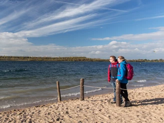 Wanderer am Schladitzer See