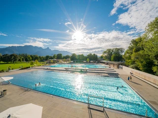 thun-strandbad-sommer-nichtschwimmer-schwimmer-sonne.jpg
